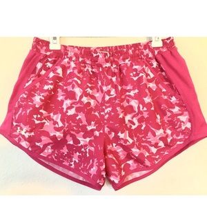 Under Armour running shorts - LIMITED EDITION - Breast Cancer Awareness
